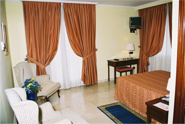 empresa hotel de obra nueva